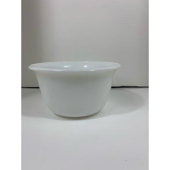 Vintage FARMHOUSE GE Milk Glass Mixing Bowl - Picture 2 of 6